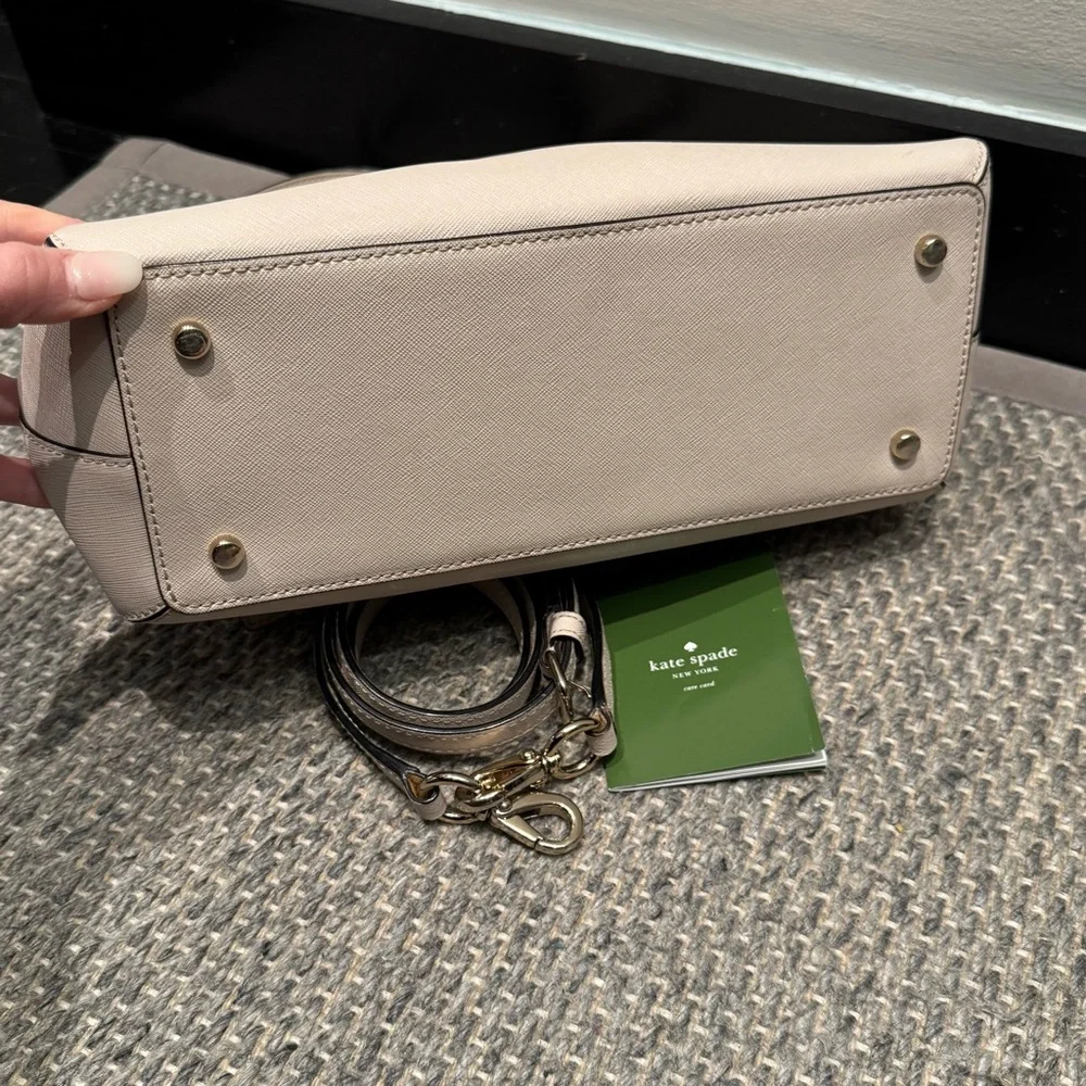 Kate Spade - Cedar Street Maise Satchel Gray Tote Bag with Structured Design - Picture 6 of 14